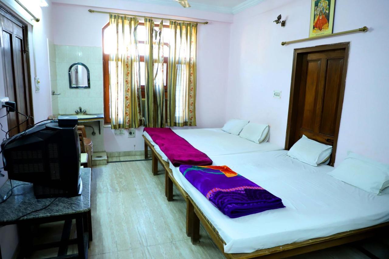 Guest house Shri Shri Radha Shyam Palace