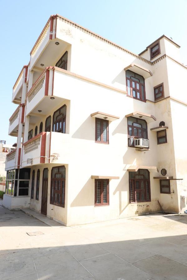 Shri Shri Radha Shyam Palace