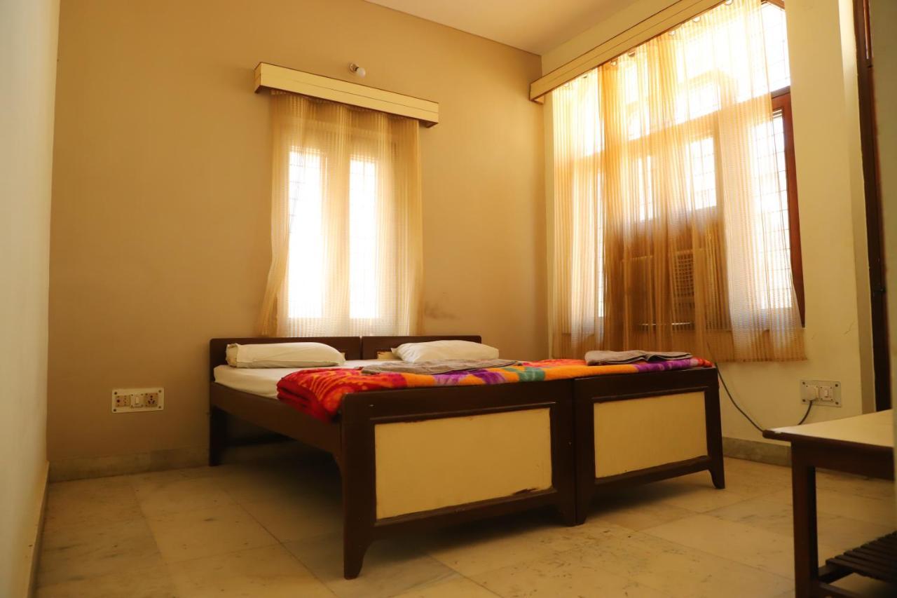 Shri Shri Radha Shyam Palace Guest house