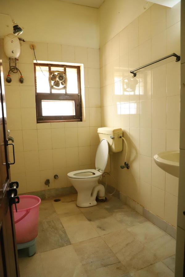 Guest house Shri Shri Radha Shyam Palace Vrindavan