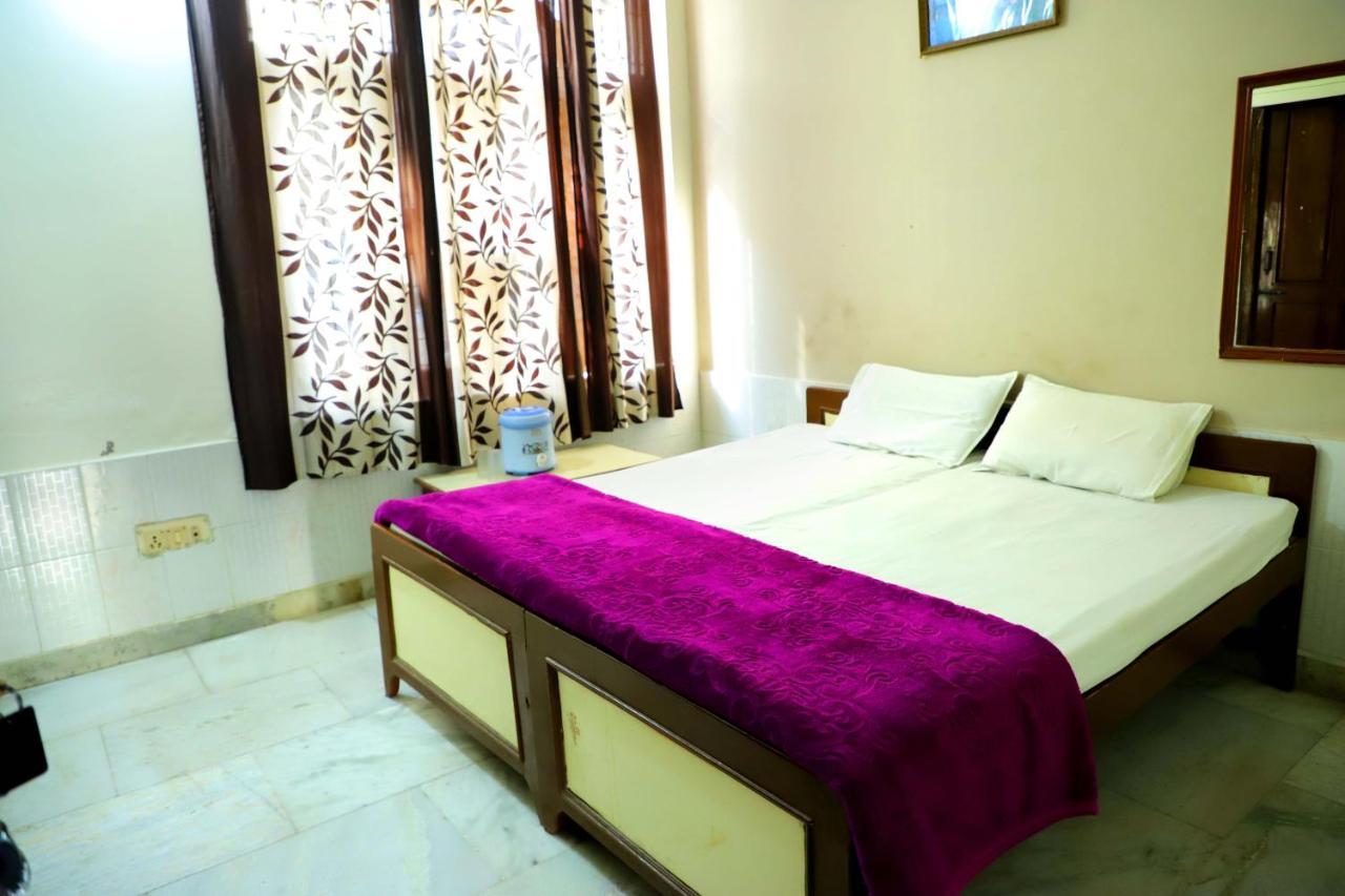 Guest house Shri Shri Radha Shyam Palace Vrindavan